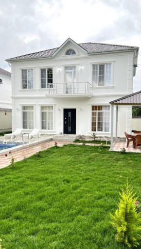 White villa 4 bedrooms